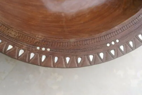 16”x 16”x 4”UNIQUE  STUNNING KWILA WOOD DEEP BOWL WITH INCISED BORDERS AND TEAR SHAPE & ROUND MOTHER OF PEARL INLAYS BY RENOWNED TRIBAL SCULPTOR FROM REMOTE TROBRIAND ISLANDS MELANESIA MASSIM SOUTH PACIFIC COLLECTOR DESIGNER ART 2A64