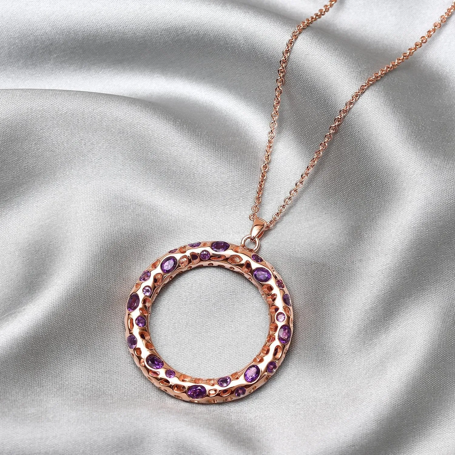 Lattice Loop Necklace with Amethyst