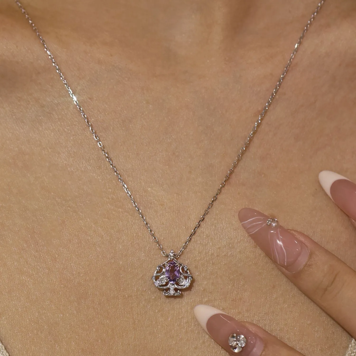 Leafy Spade Amethyst Necklace